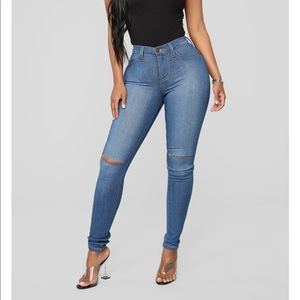 FASHION NOVA CANOPY JEANS (BRAND NEW)